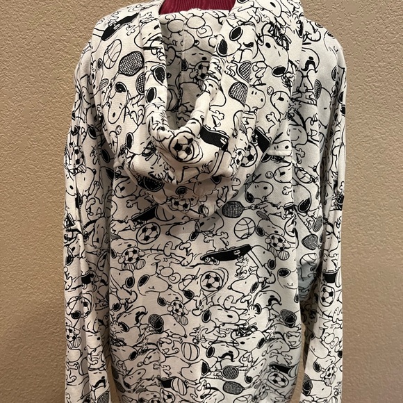 Levi's Peanuts Snoopy All Over Print Relaxed Fit Hoodie - Picture 12 of 15